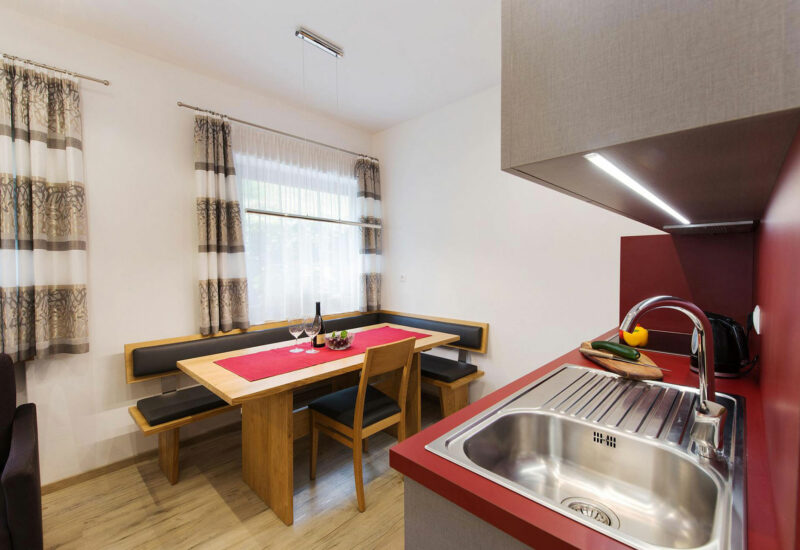 Riederhof-Dreizimmerwohnung-Kueche-1 Riederhof-Dreizimmerwohnung-Kueche-1