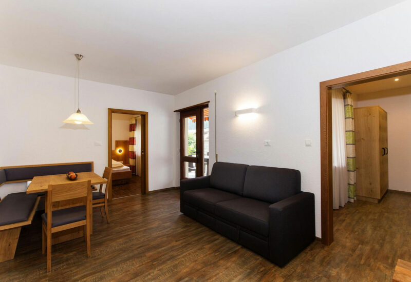 Riederhof-Dreizimmerwohnung-Wohnkueche-1 Riederhof-Dreizimmerwohnung-Wohnkueche-1