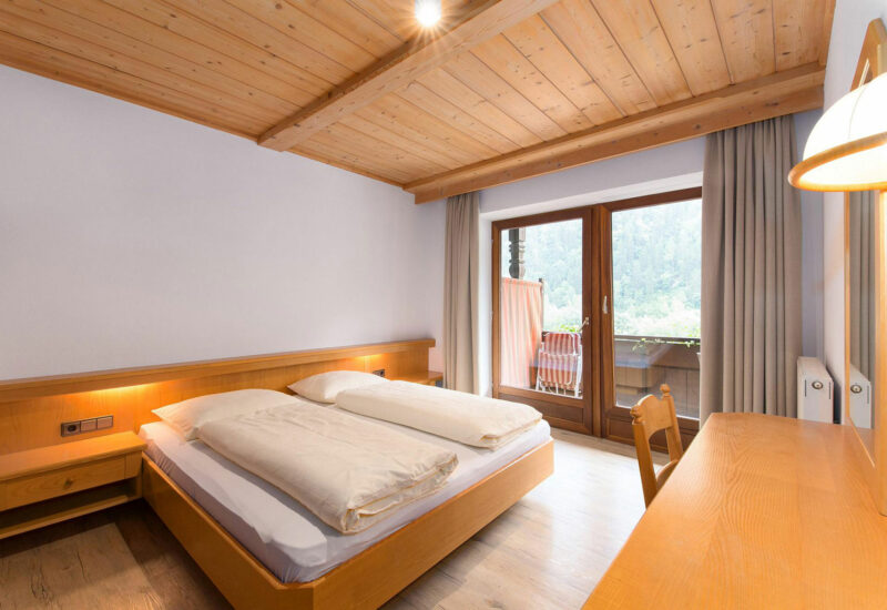 Riederhof-Zweizimmerwohnung-Zimmer-1 Riederhof-Zweizimmerwohnung-Zimmer-1